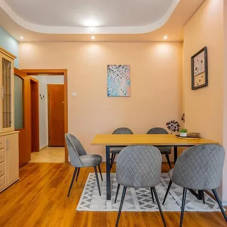 Spacious 3bd Sofia